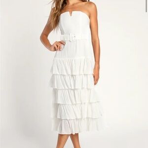 Catch a Cruise White Strapless Belted
Tiered Midi Dress